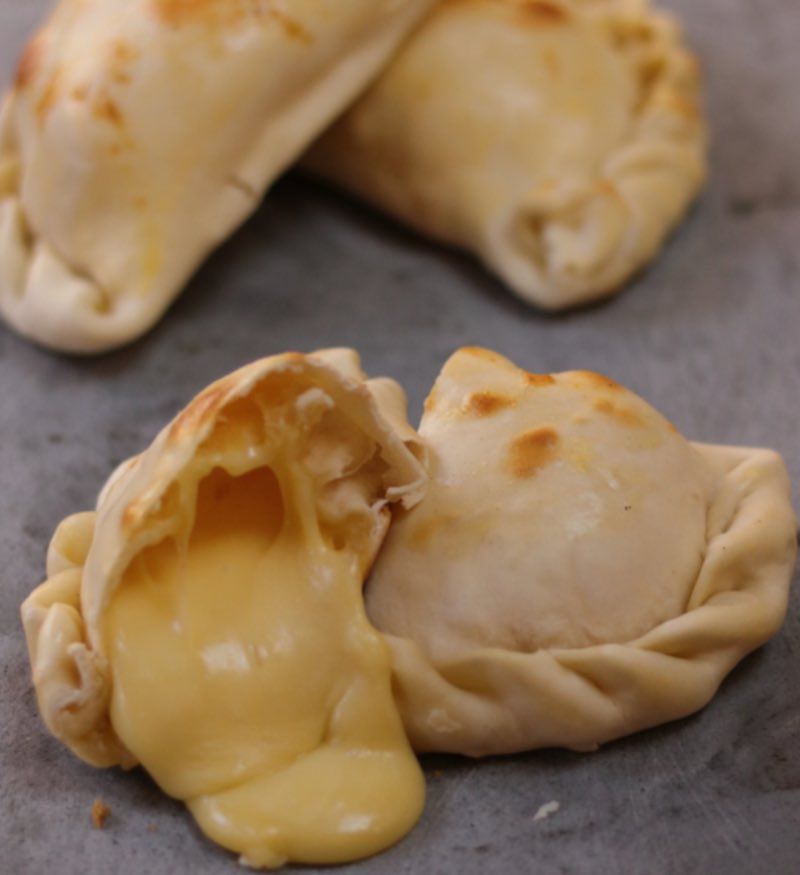 IMAGENES WEB 800875 (24) Empanadas de Queso 6 unidades - Imagen 1