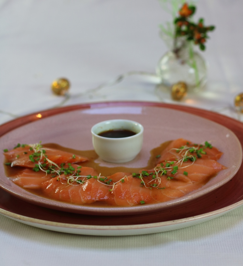 PICT4078 sashimi de salmon Sashimi de salmón BeChef con salsa ponzu