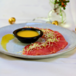 Sashimi de atún BeChef con salsa de maracuyá